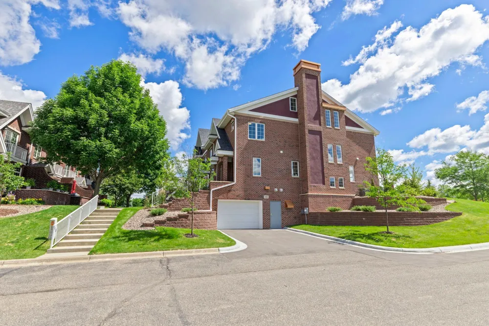 10814 Falling Water Lane #A Woodbury, MN 55129