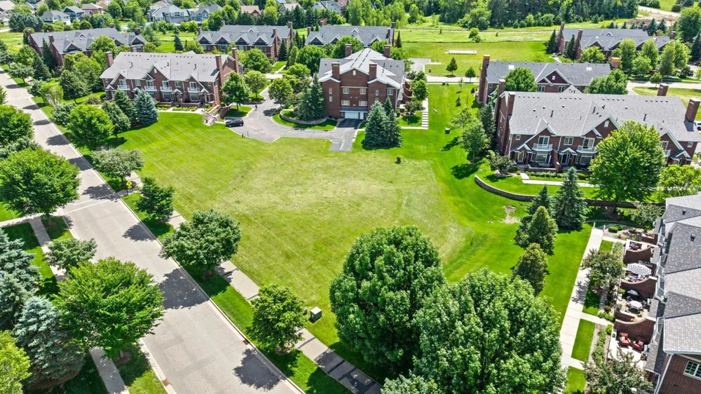10814 Falling Water Lane #A Woodbury, MN 55129