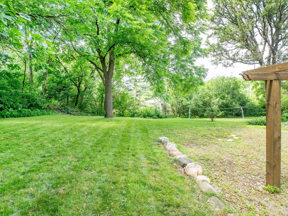 1603 Dodd Road Mendota Heights, MN 55118