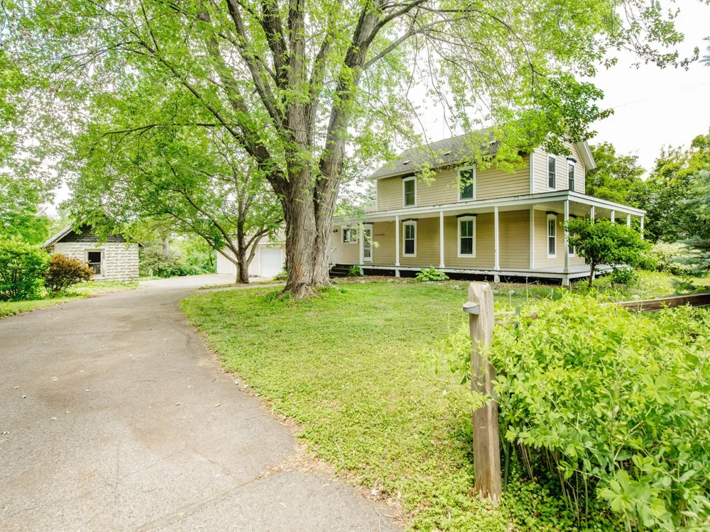 1603 Dodd Road Mendota Heights, MN 55118