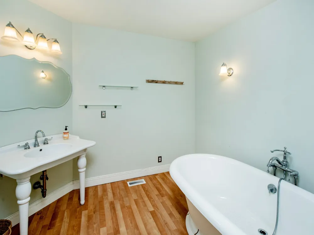 1603 Dodd Road Mendota Heights, MN 55118