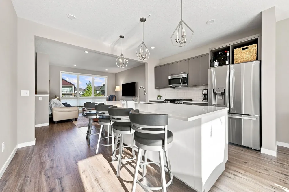 16060 Eagleview Drive Lakeville, MN 55044
