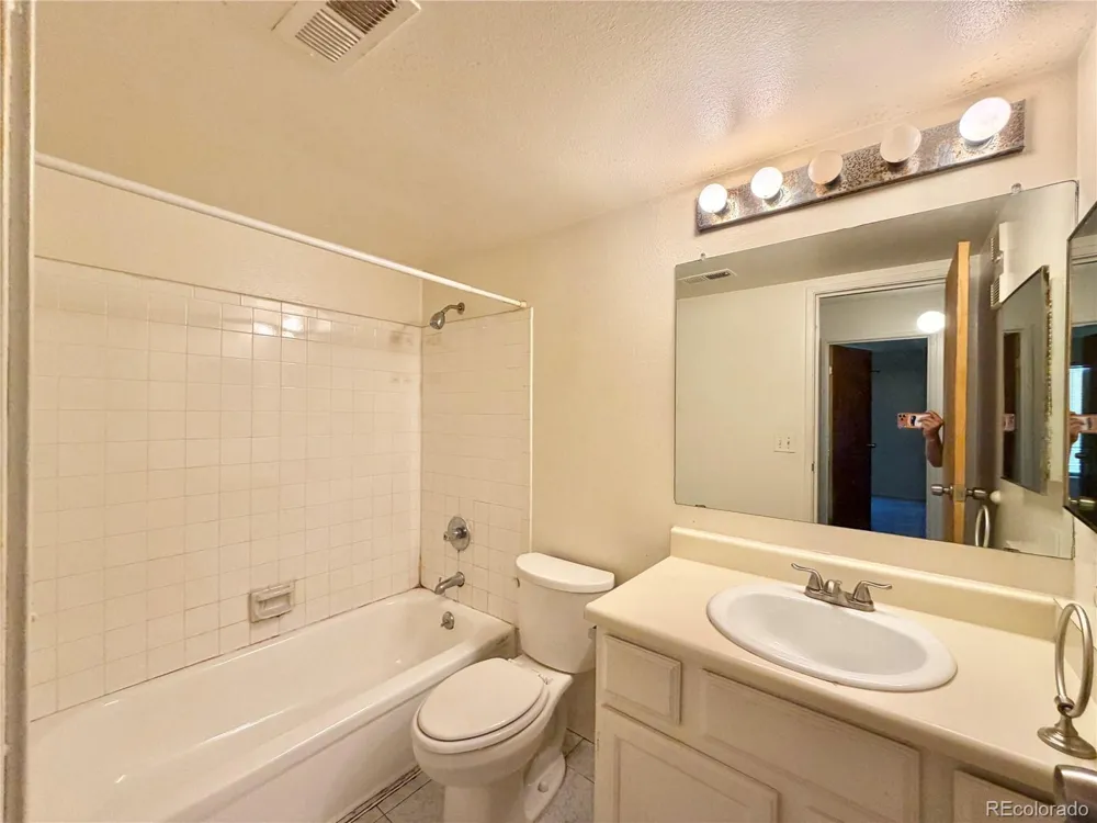 12043 E Harvard Avenue #208 Aurora, CO 80014