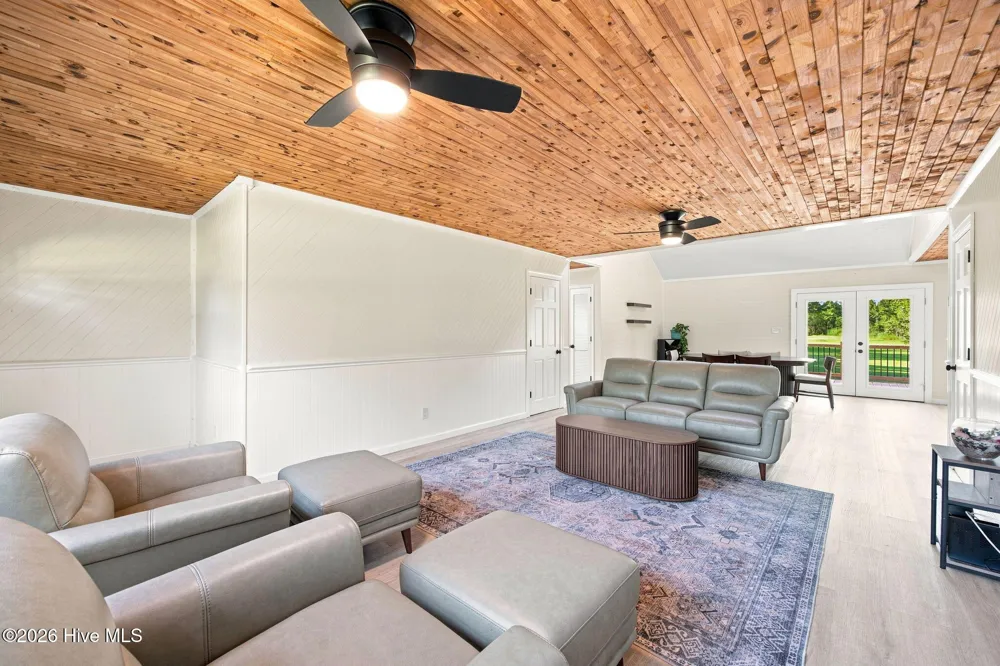 16864 Nc Highway 210 Rocky Point, NC 28457