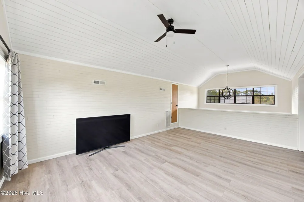 16864 Nc Highway 210 Rocky Point, NC 28457