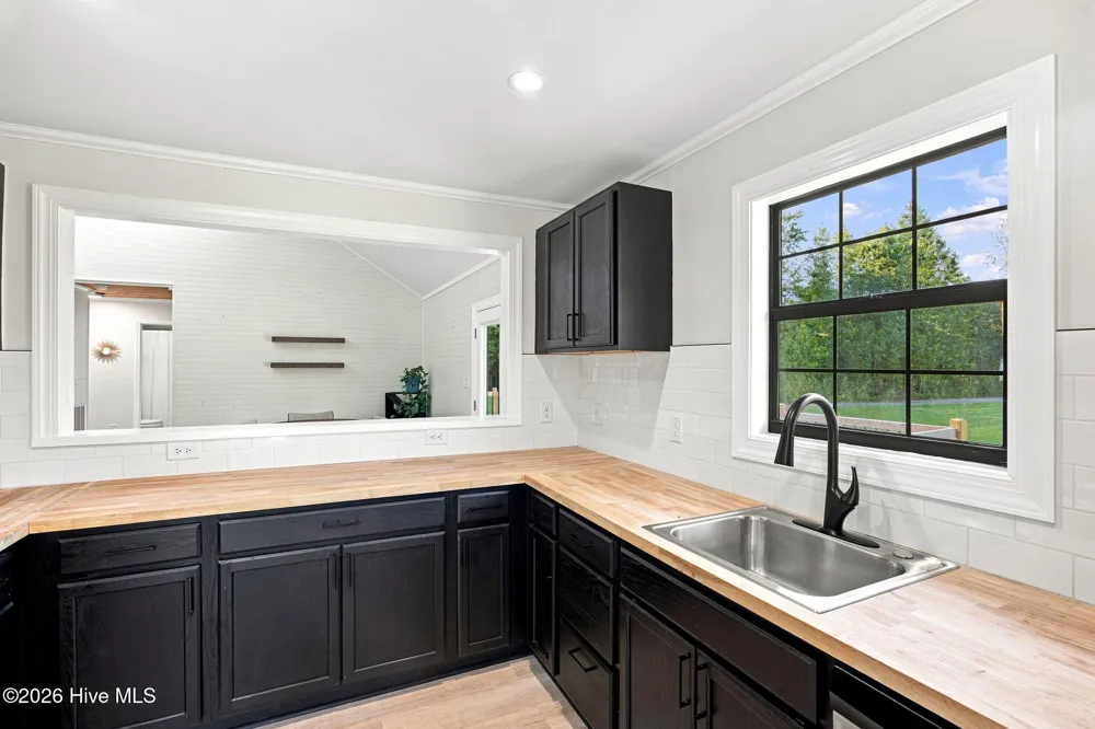 16864 Nc Highway 210 Rocky Point, NC 28457