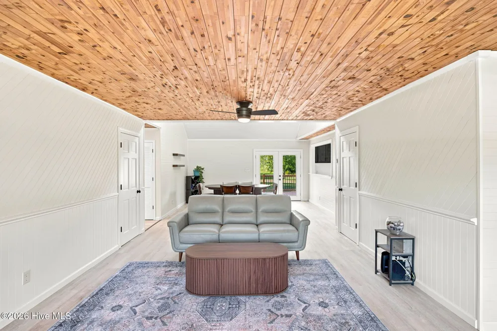 16864 Nc Highway 210 Rocky Point, NC 28457