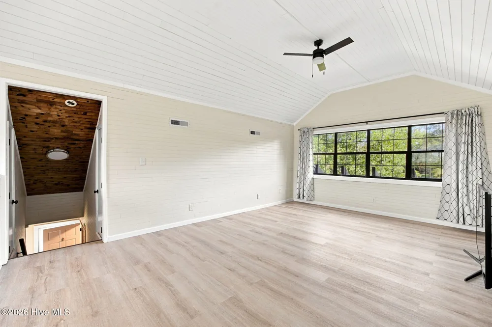 16864 Nc Highway 210 Rocky Point, NC 28457
