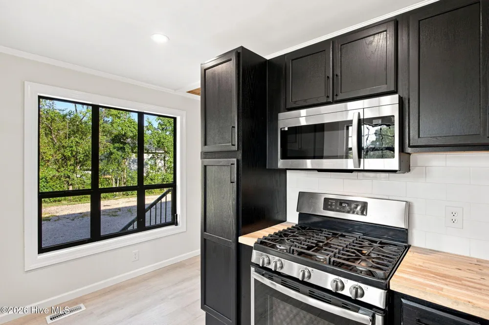 16864 Nc Highway 210 Rocky Point, NC 28457