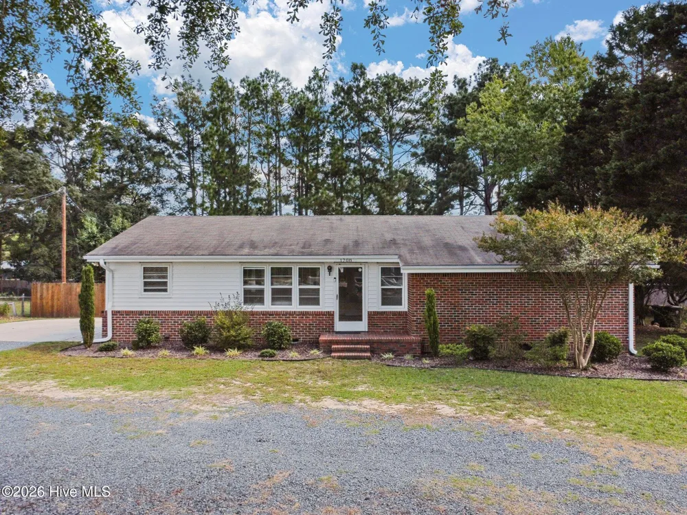1708 Poplar Street Aberdeen, NC 28315