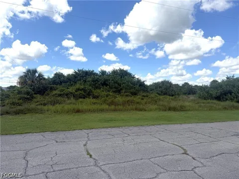 E Briarwood Circle