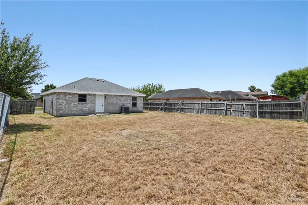804 W Falcon Avenue Pharr, TX 78577