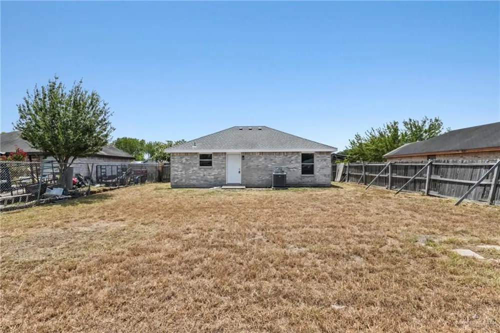 804 W Falcon Avenue Pharr, TX 78577