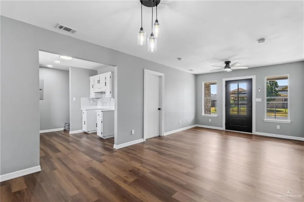 804 W Falcon Avenue Pharr, TX 78577
