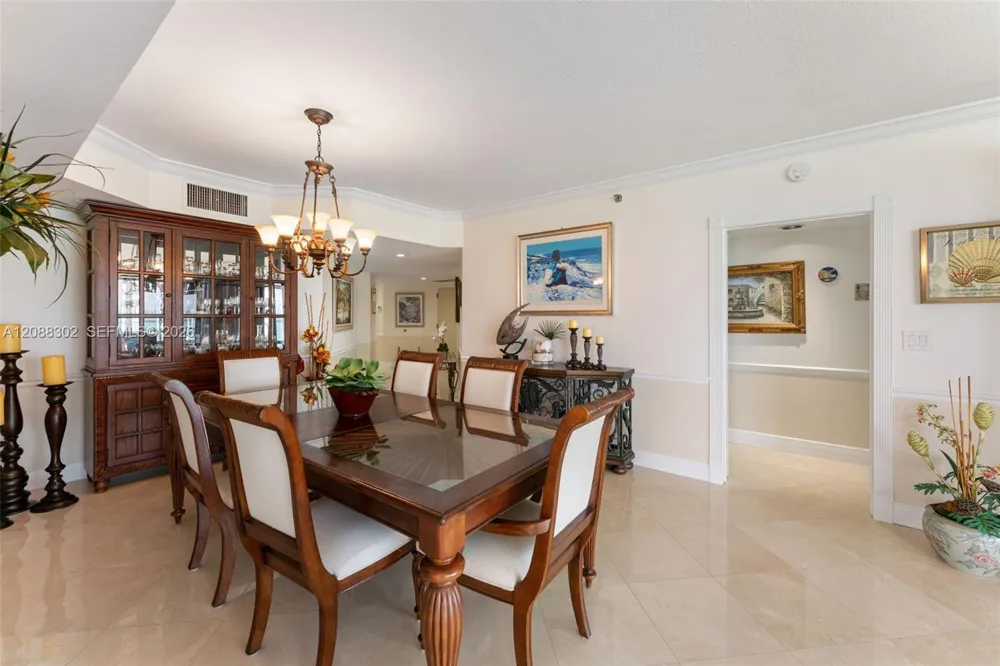 8855 Collins Ave #8J Surfside, FL 33154