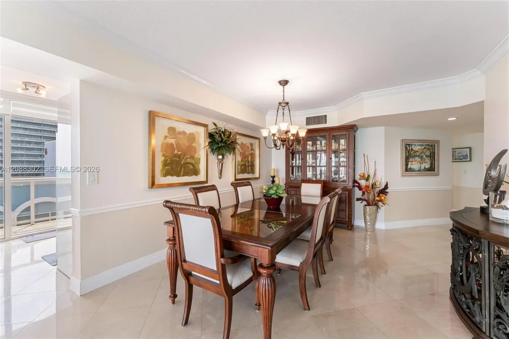 8855 Collins Ave #8J Surfside, FL 33154