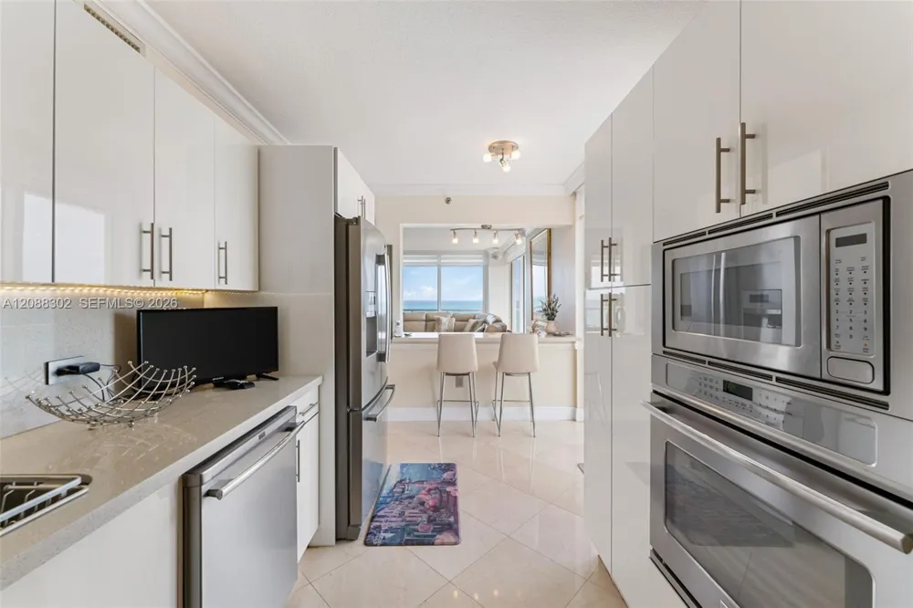 8855 Collins Ave #8J Surfside, FL 33154