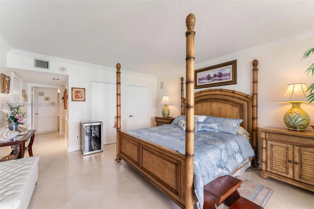 8855 Collins Ave #8J Surfside, FL 33154