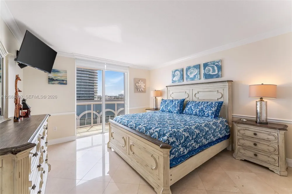 8855 Collins Ave #8J Surfside, FL 33154