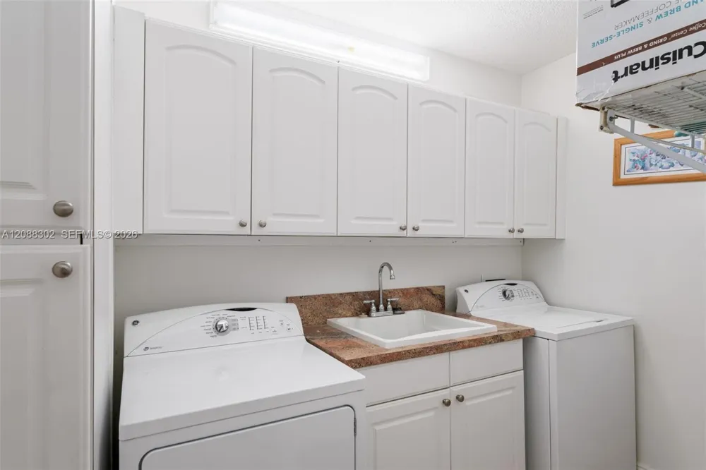 8855 Collins Ave #8J Surfside, FL 33154