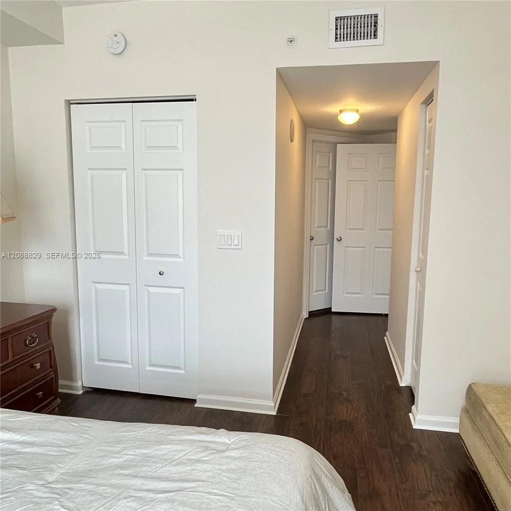 17100 Bay Rd #1906 Sunny Isles Beach, FL 33160