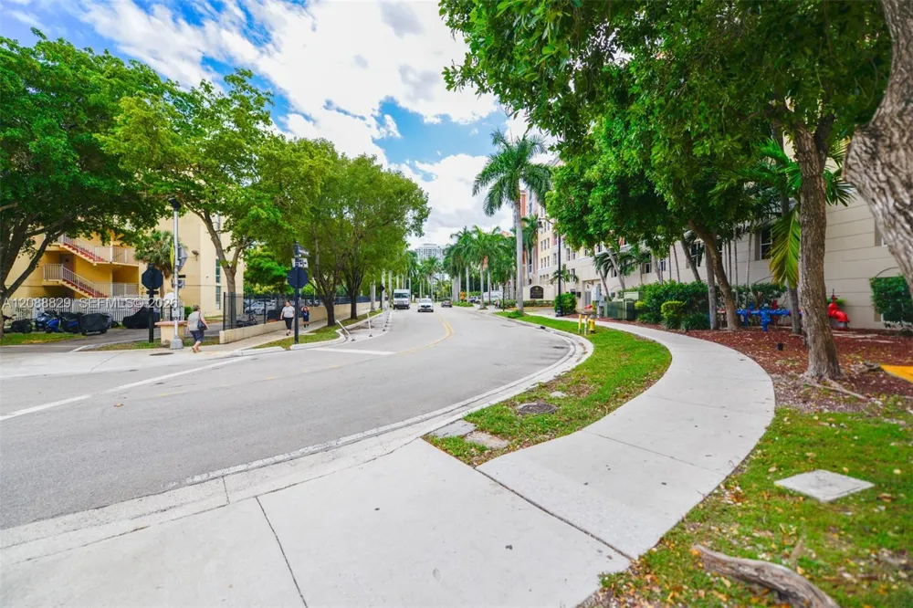 17100 Bay Rd #1906 Sunny Isles Beach, FL 33160