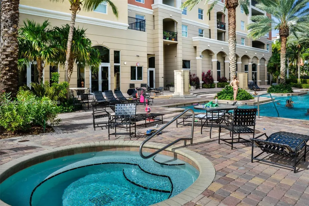17100 Bay Rd #1906 Sunny Isles Beach, FL 33160