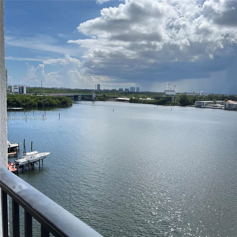17100 Bay Rd #1906 Sunny Isles Beach, FL 33160
