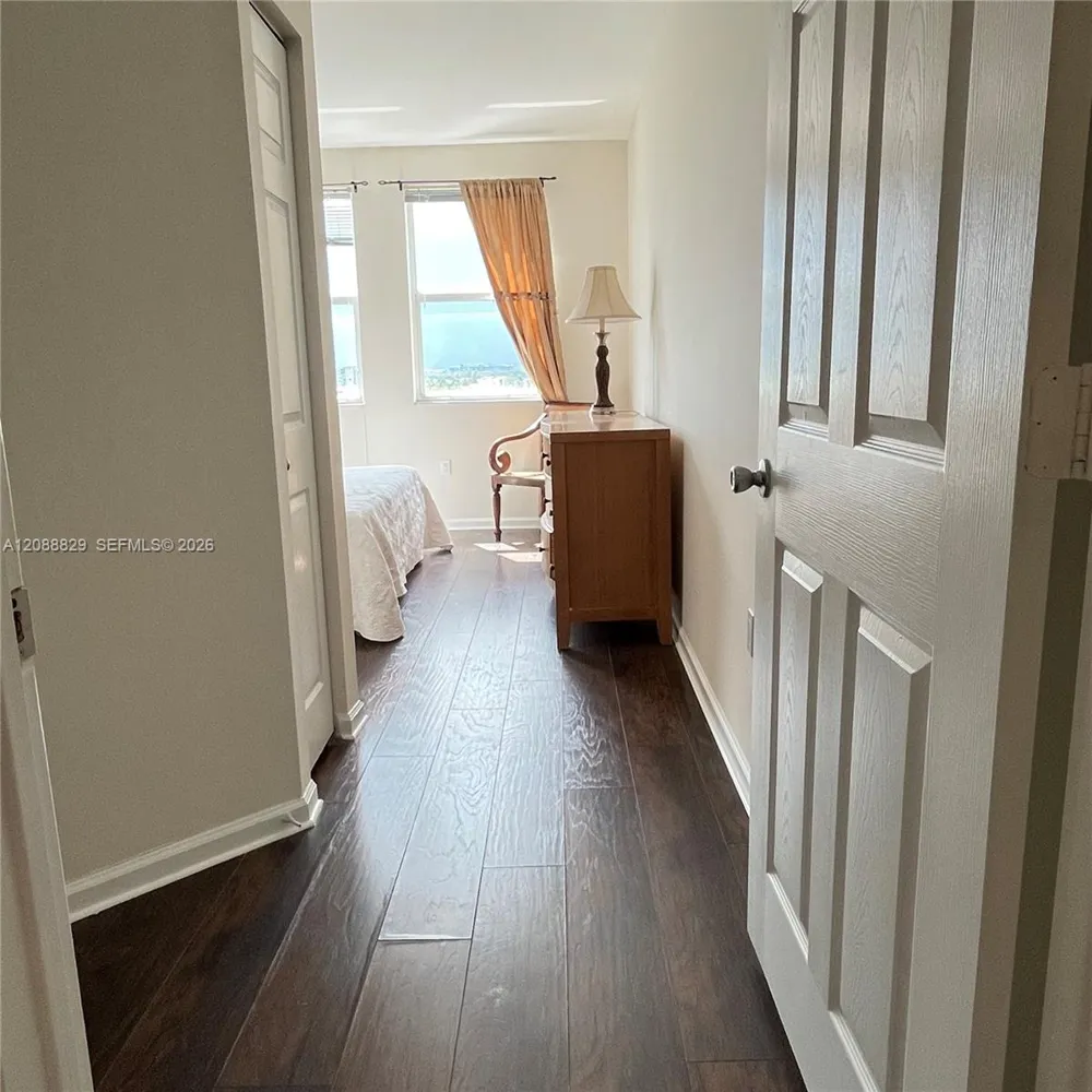 17100 Bay Rd #1906 Sunny Isles Beach, FL 33160