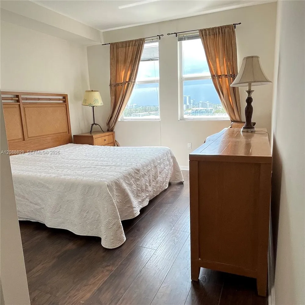 17100 Bay Rd #1906 Sunny Isles Beach, FL 33160