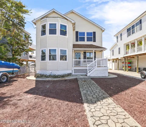 348 Kingfisher Road