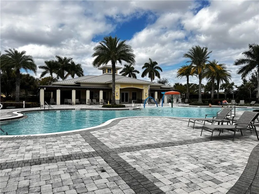 2084 Wellington Street Naples, FL 34120