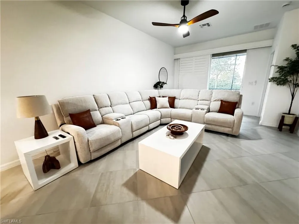 2084 Wellington Street Naples, FL 34120