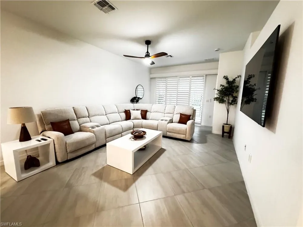 2084 Wellington Street Naples, FL 34120