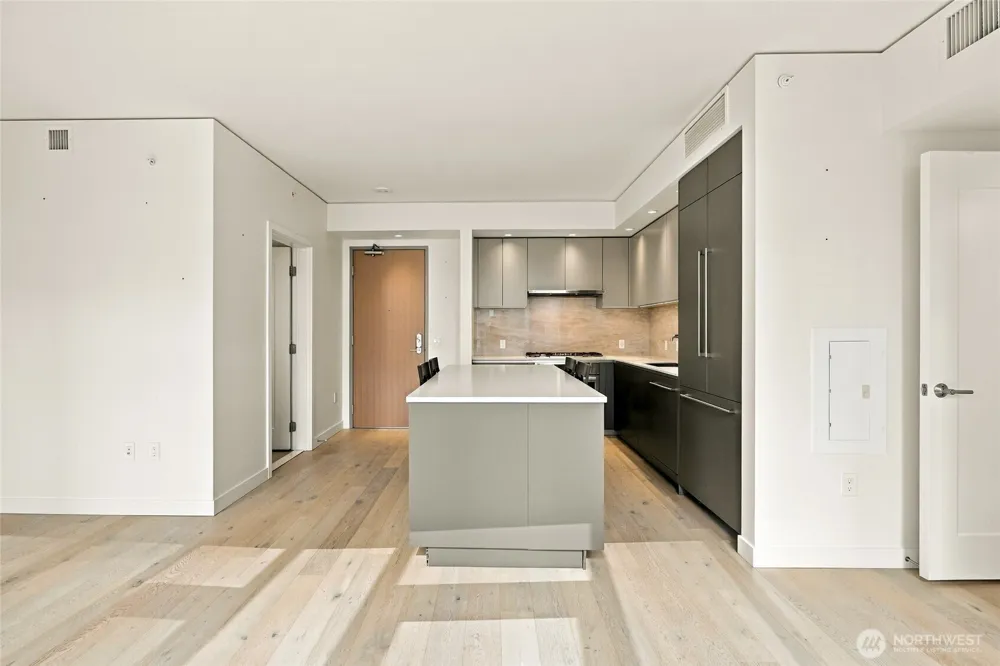 2510 6th Avenue #1403 Seattle, WA 98121