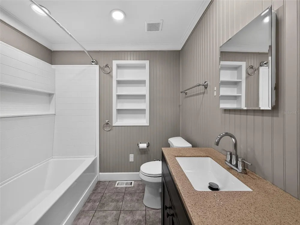 325 S 2ND STREET Leesburg, FL 34748