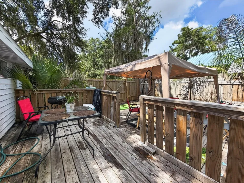 325 S 2ND STREET Leesburg, FL 34748
