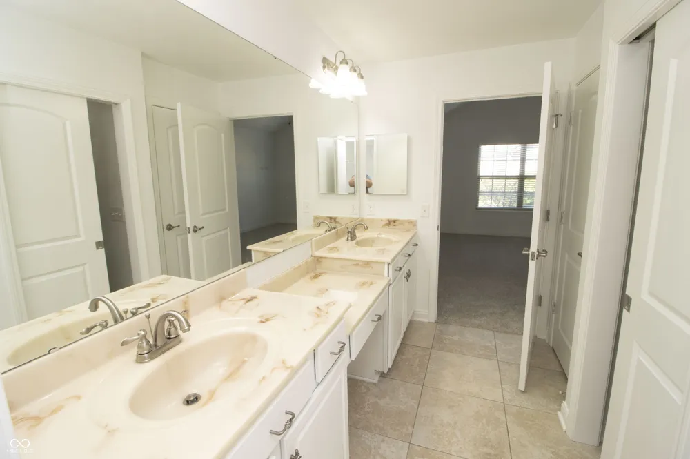 13895 Rue Charlot Lane McCordsville, IN 46055