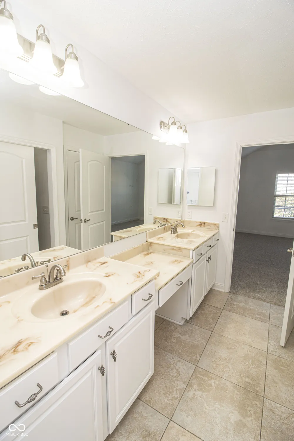13895 Rue Charlot Lane McCordsville, IN 46055