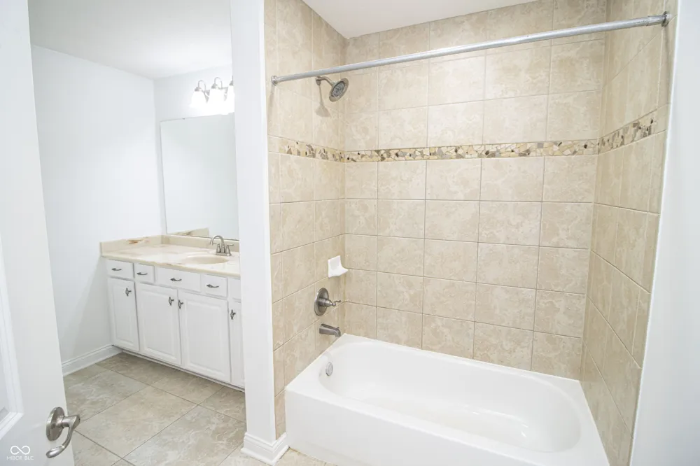13895 Rue Charlot Lane McCordsville, IN 46055