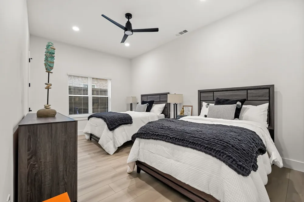 1111 S Tyler Street Dallas, TX 75208