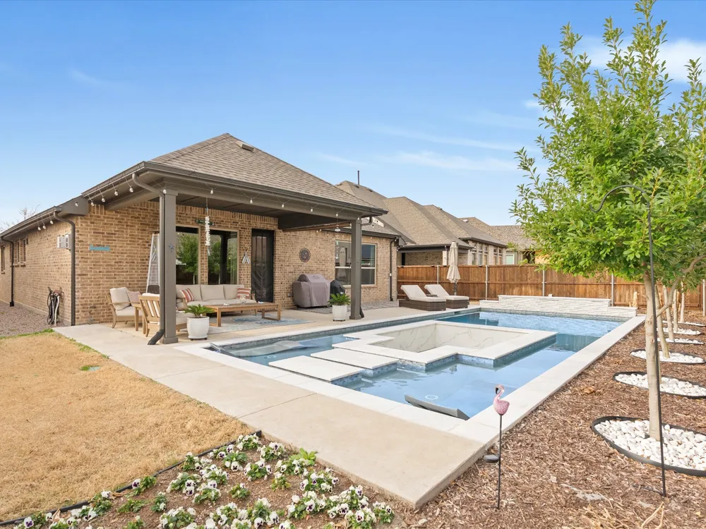 1625 Windflower Drive Aubrey, TX 76227