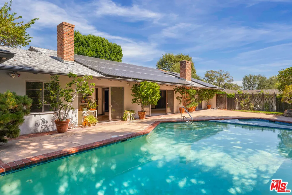 676 Elkins Road Los Angeles, CA 90049