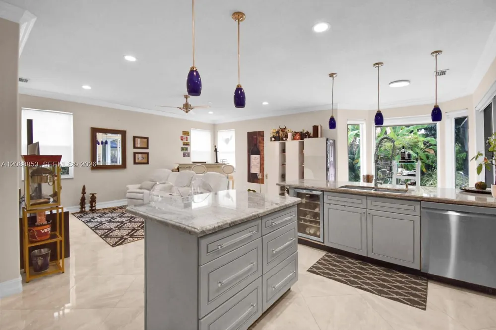 523 Stonemont Dr Weston, FL 33326