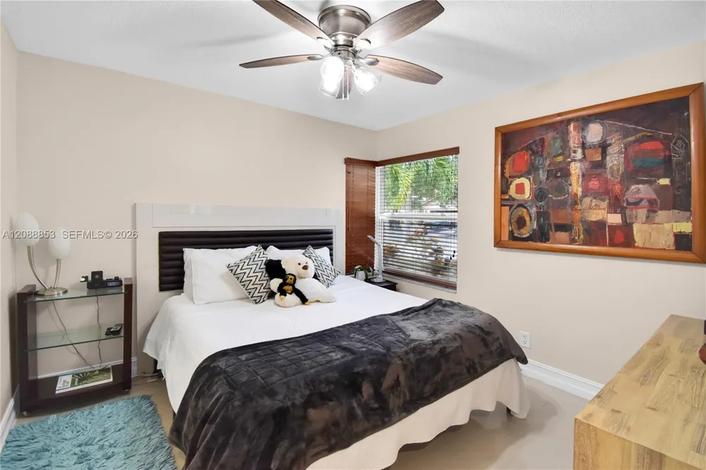 523 Stonemont Dr Weston, FL 33326