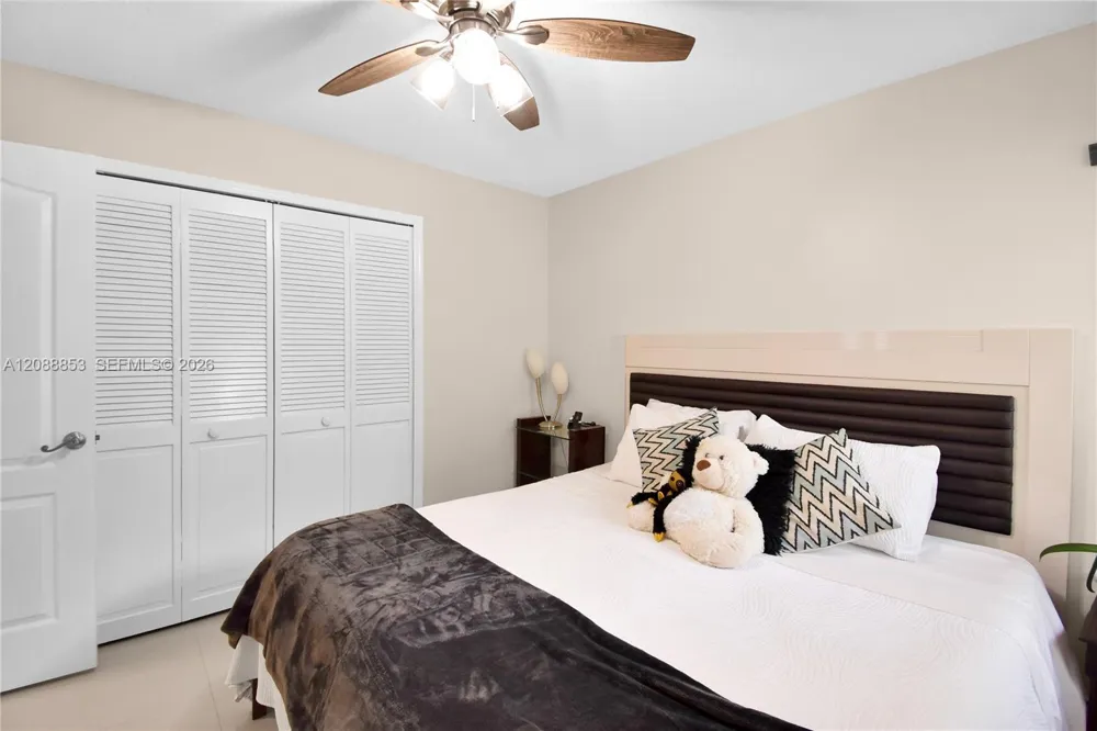 523 Stonemont Dr Weston, FL 33326