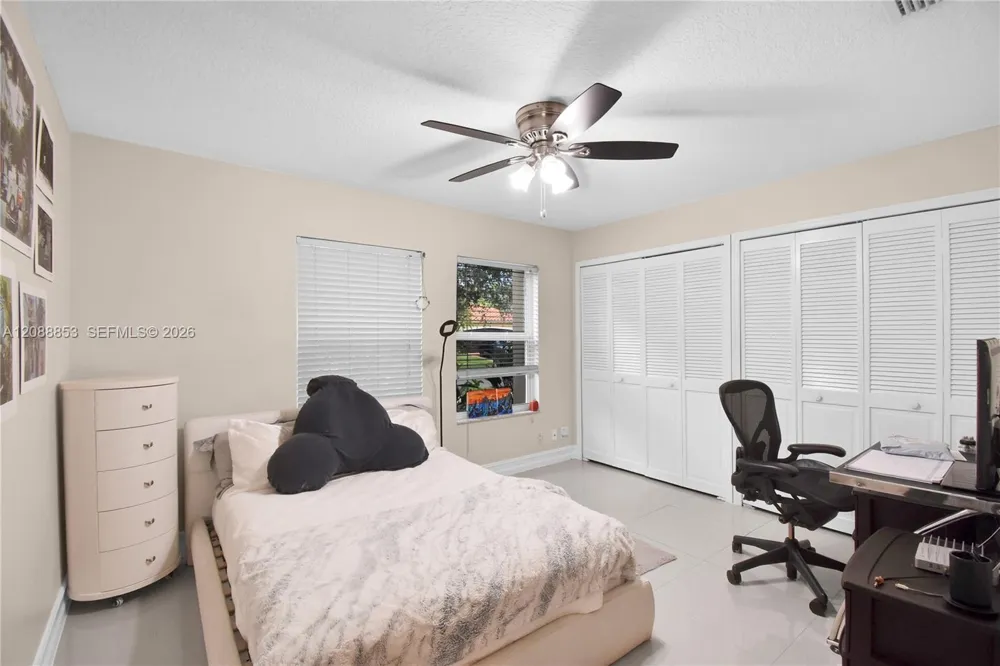 523 Stonemont Dr Weston, FL 33326
