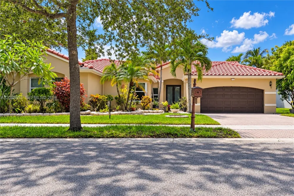 523 Stonemont Dr Weston, FL 33326