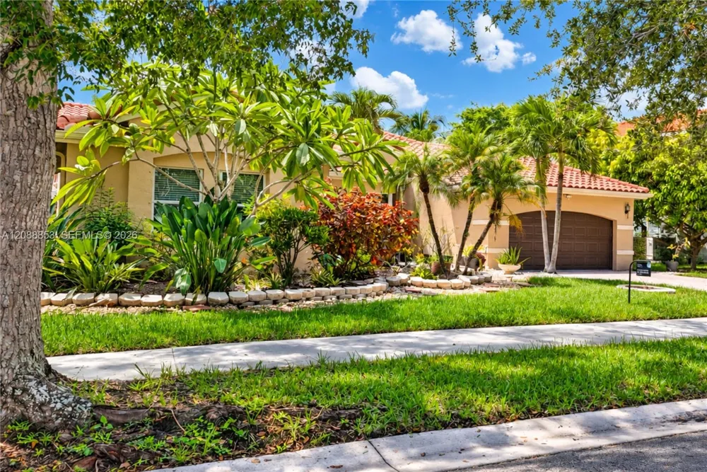 523 Stonemont Dr Weston, FL 33326