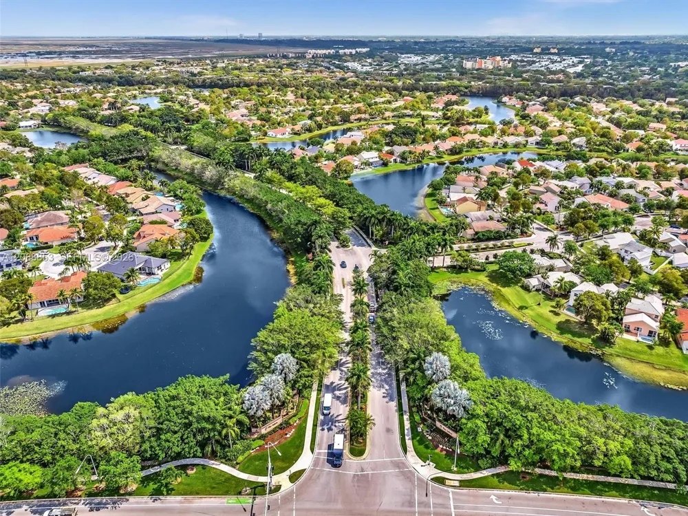 523 Stonemont Dr Weston, FL 33326